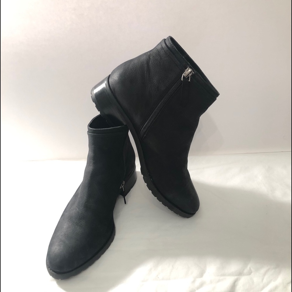 Caslon Black Water Ankle Booties Size 7.5M